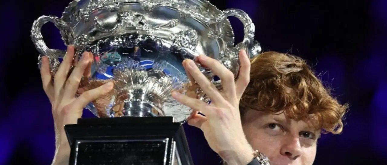 Tennis, parte la corsa\u00A0agli Australian Open:\u00A0Sinner cerca il terzo successo consecutivo