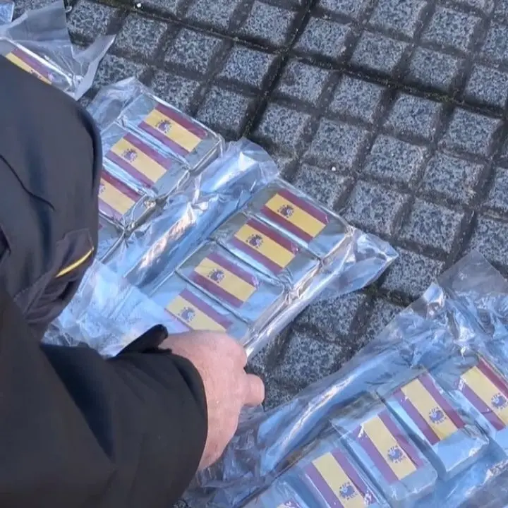 Corriere calabrese fermato con 4 chili di hashish, arrestato agli imbarcaderi di Messina