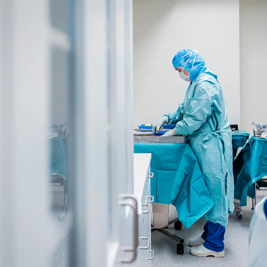 La Calabria a caccia di specialisti, Occhiuto: «Medici stranieri potranno venire a lavorare qui». Ecco le figure più richieste\n