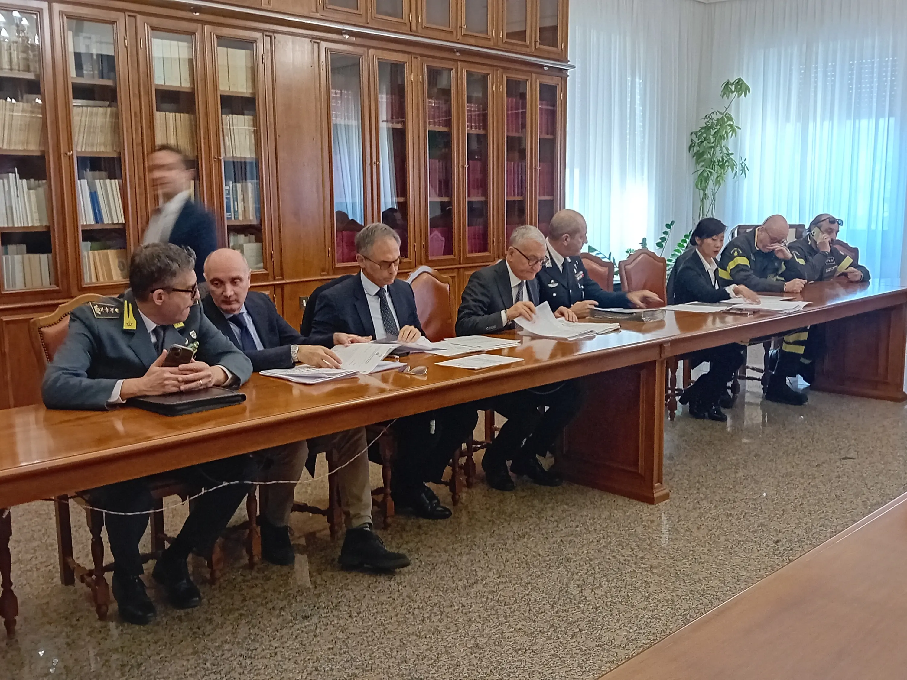 Bancomat nel mirino, vertice in Prefettura a Catanzaro: più telecamere e vigilanza dopo gli assalti con l’esplosivo