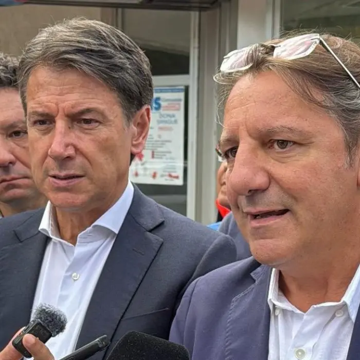 Tis, Tridico: «Occhiuto continua a promettere ma scarica i problemi sui comuni e divide i lavoratori»\n