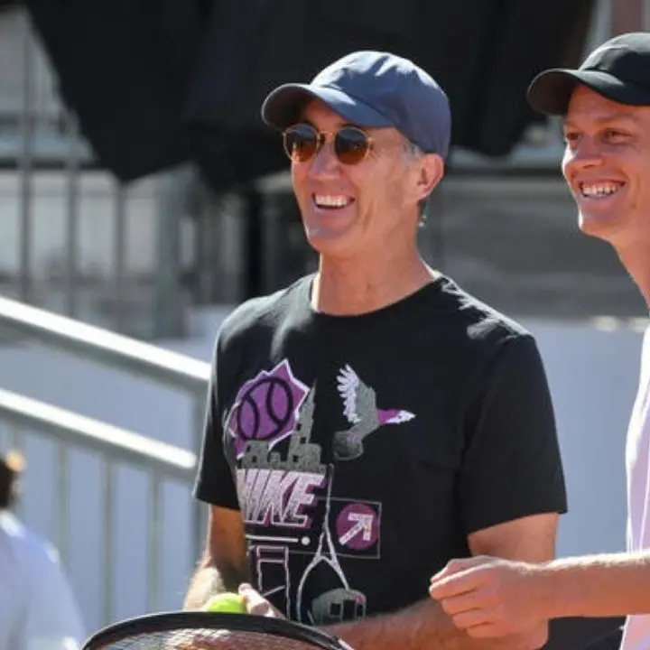 Tennis, Sinner scioglie i dubbi: «Cahill con me almeno un’altra stagione»