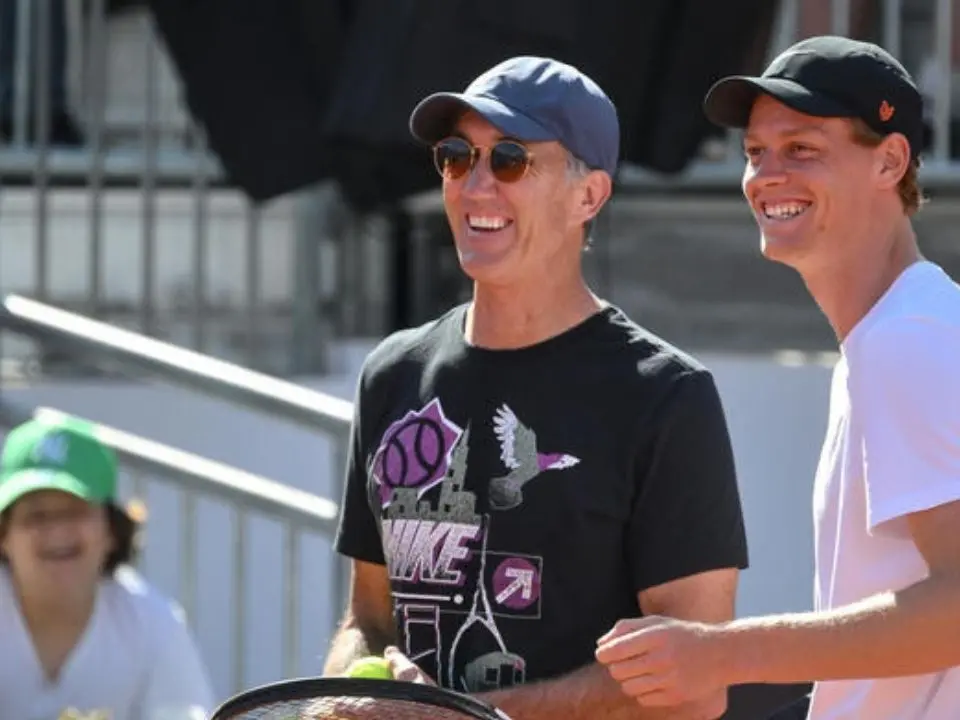 Tennis, Sinner scioglie i dubbi: «Cahill con me almeno un’altra stagione»