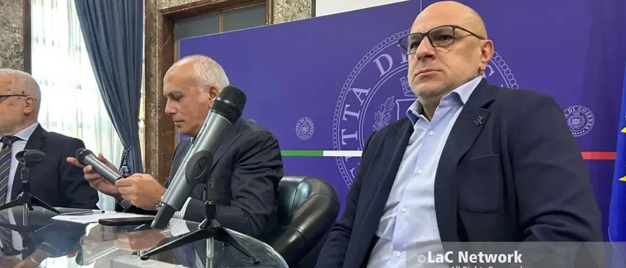 «Ascolto le segreterie ma decido io». «Questo centrosinistra è morto»: la coppia Caruso-De Cicco all'attacco dei partiti\n\u00A0\n
