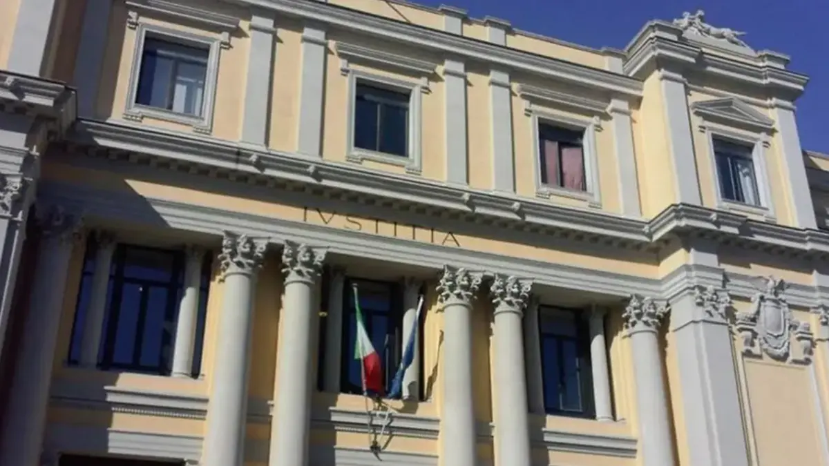 <p>La sede della Corte d'Appello di Catanzaro</p>\\n