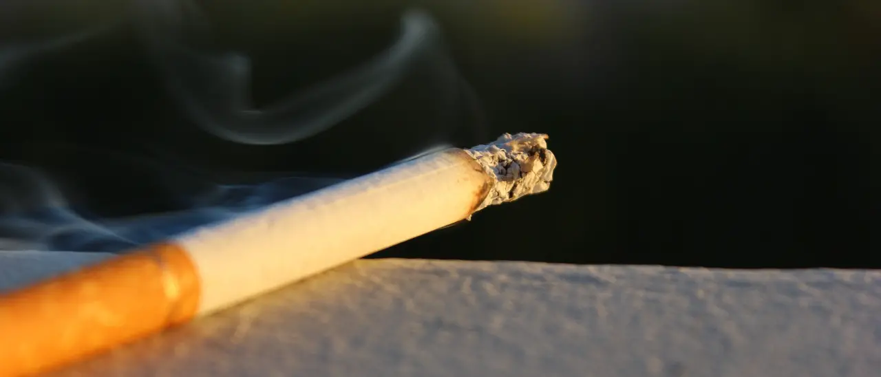 Sigarette più care: scattano domani gli aumenti inseriti nella Manovra, fino a 30 centesimi a pacchetto\n