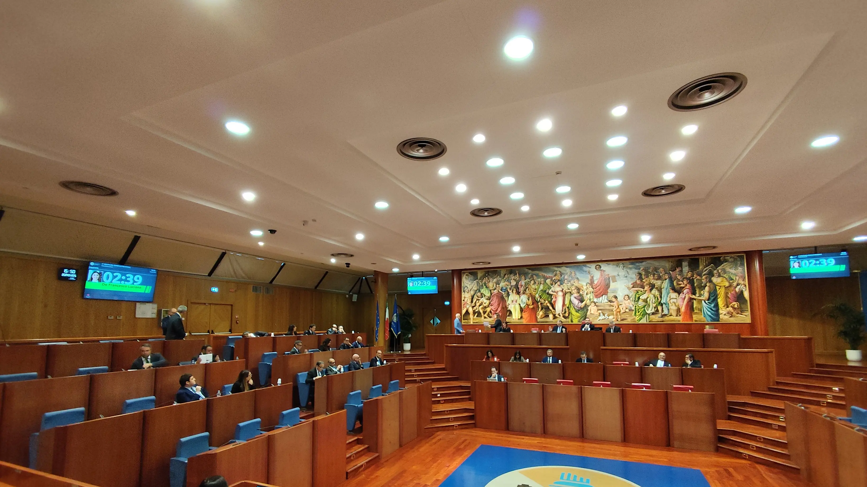 Consiglio regionale, torna la legge Taglia privilegi chiusa nel cassetto per 7 anni: propone tagli del 40% per gli stipendi dei politici