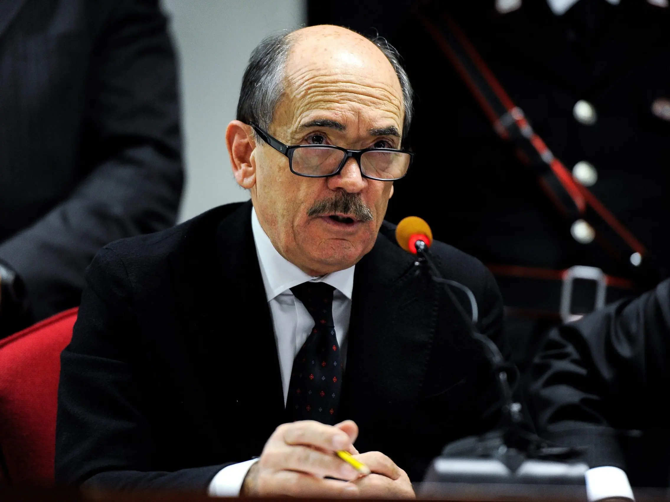 Dossieraggio, la relazione della Commissione Antimafia accusa De Raho: «Ne esce a pezzi». La replica: «Piena di falsità»