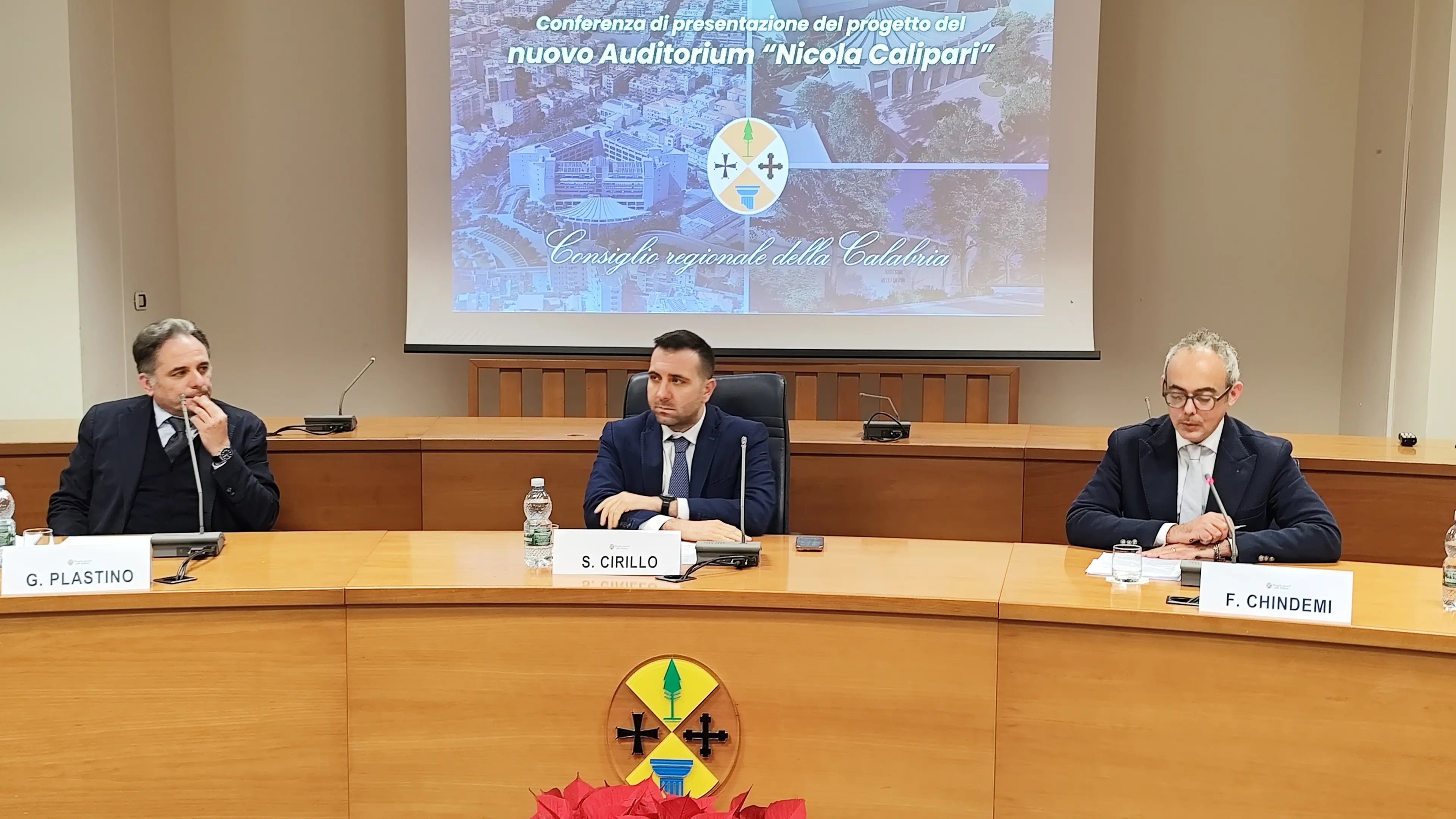 Da sinistra, l\\'architetto Plastino, il Presidente Cirillo e il portavoce Chindemi