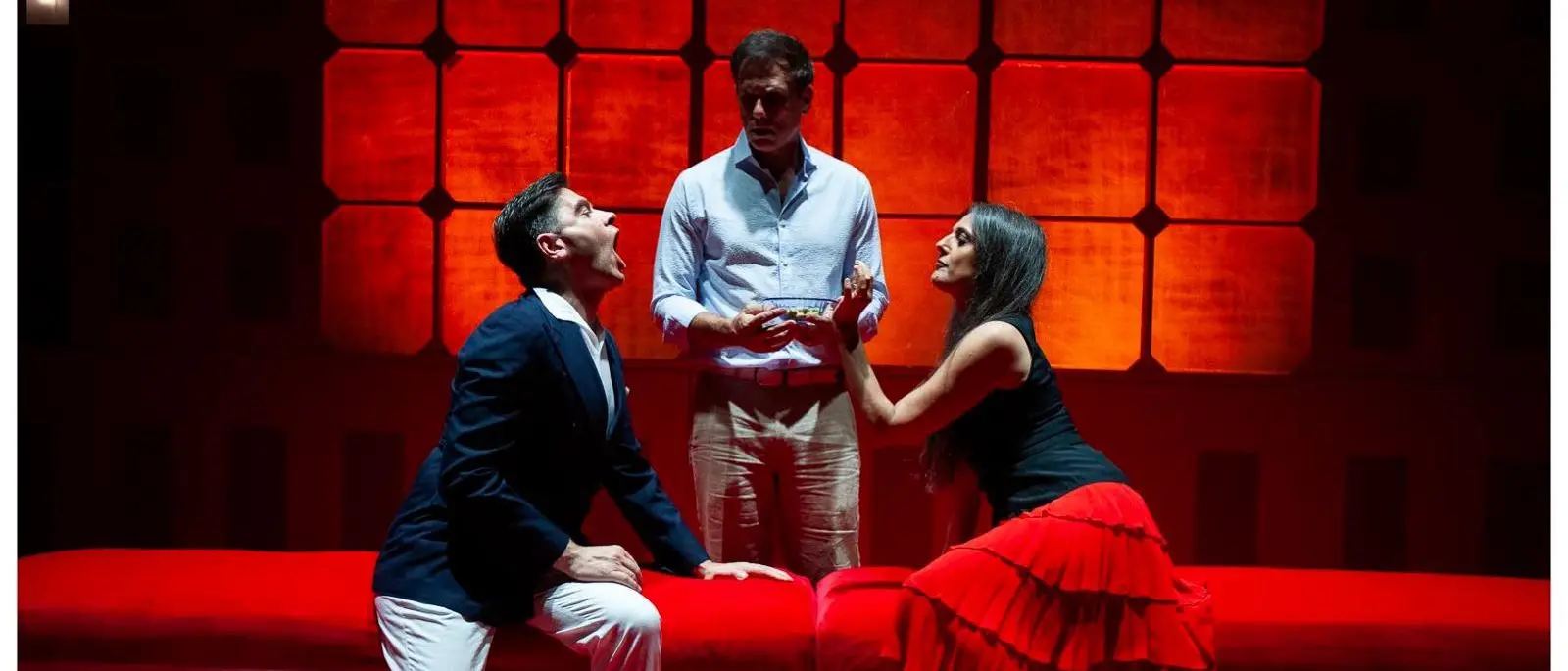 “L’Illusione Coniugale”: una commedia brillante in scena a Caulonia per la stagione teatrale della Locride\n