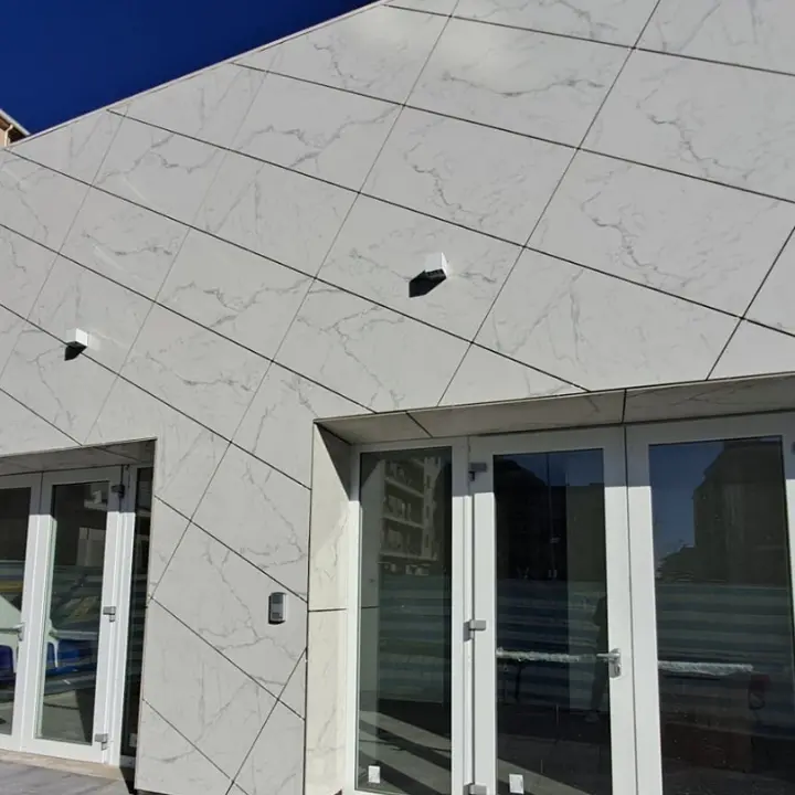 A Vibo il Centro per la famiglia approda nei nuovi locali costruiti davanti all’Oratorio salesiano: attività a supporto di giovani e anziani\n