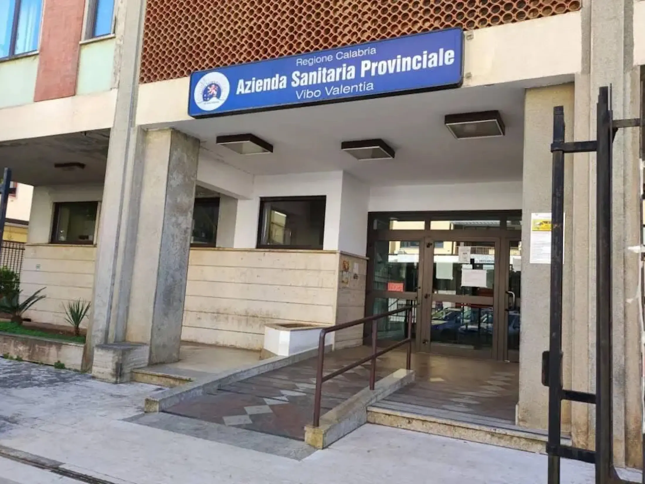 Asp di Vibo, la vertenza sui buoni pasti si chiude con un accordo per 187 sanitari: 5 anni di arretrati fino a 2.250 euro ciascuno