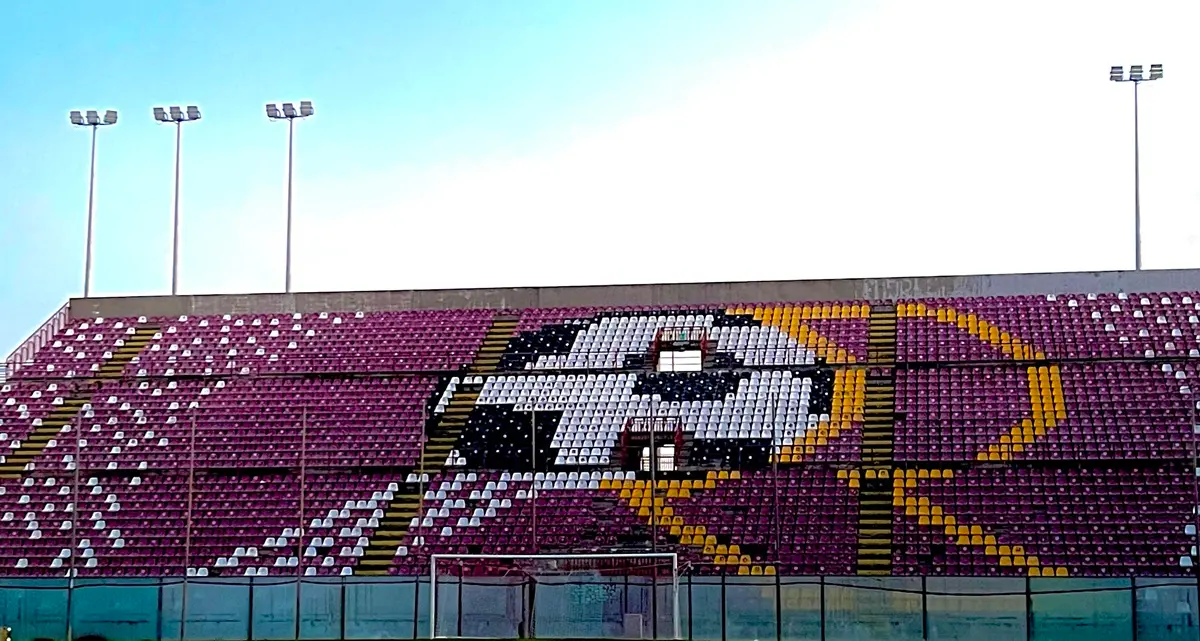 Nel derby del Granillo la Reggina riceve una Vibonese in piena crisi: imperativo mantenere concentrazione e intensità\n