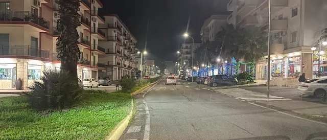 Aggressione in centro a Rossano: un ferito e caccia all’uomo\n