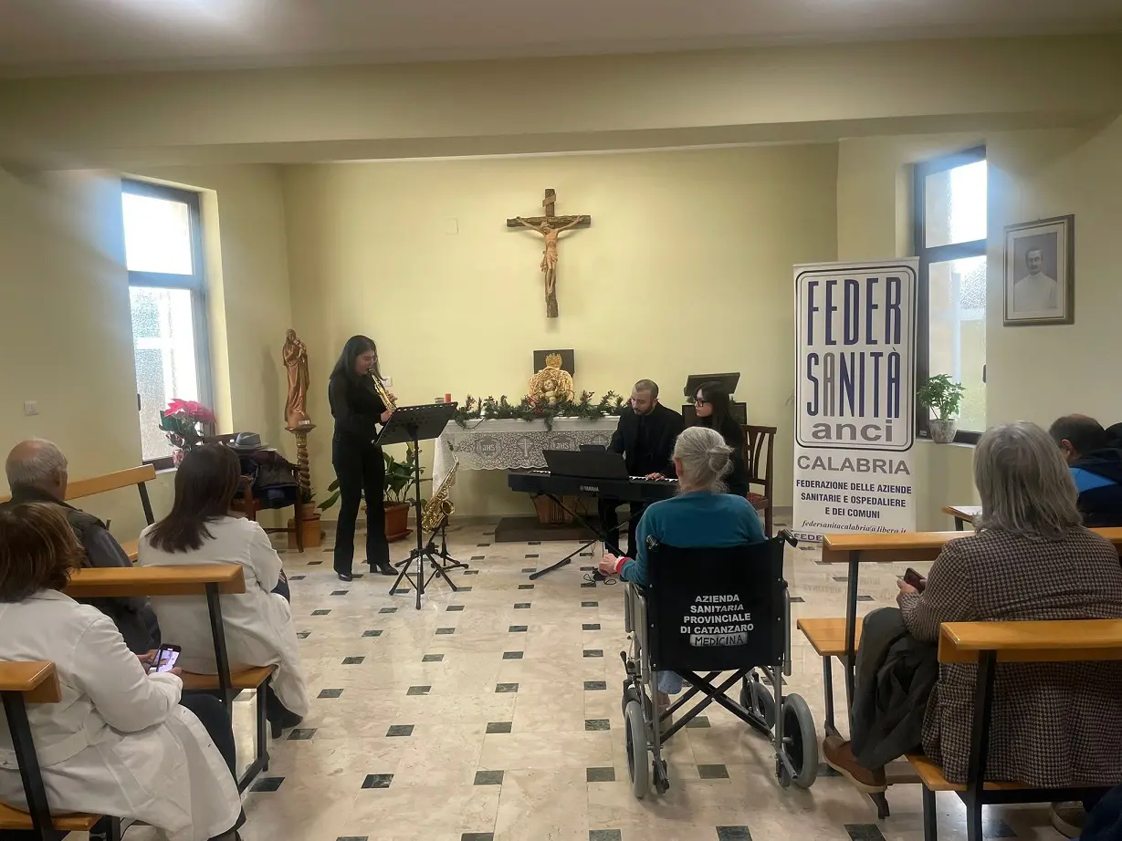 La musica come medicina dell’anima: a Soveria Mannelli prosegue il tour “La musica, un’emozione che cura”\n