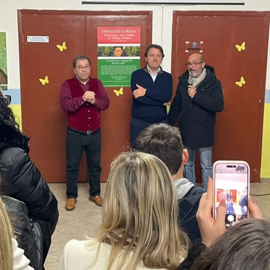 Scala Coeli, conclusa con successo la mostra “Omaggio a Frida”: Fusco e Tridico uniscono arte ed Europa\n
