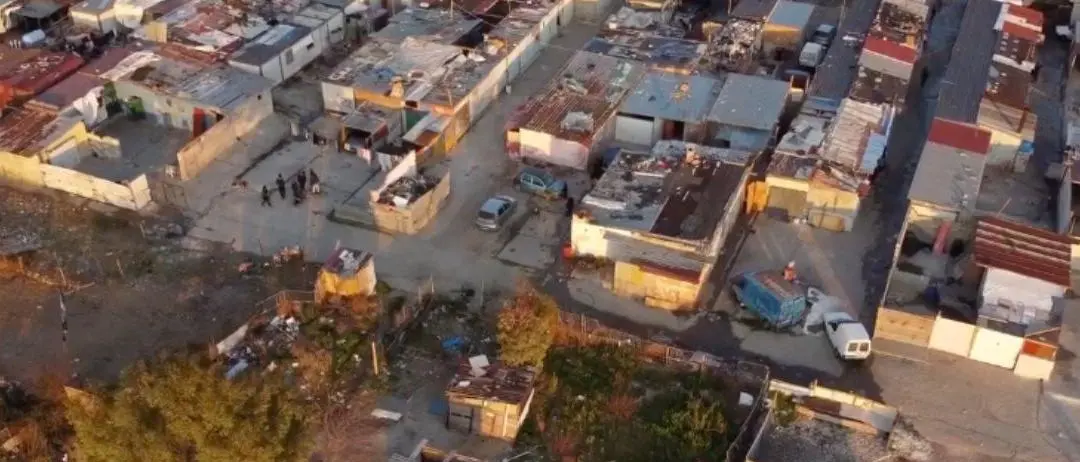 Lamezia, lo sgombero di Scordovillo rallenta: l’Aterp vuole comprare casa\u00A0per 66 famiglie rom ma i privati non rispondono\n