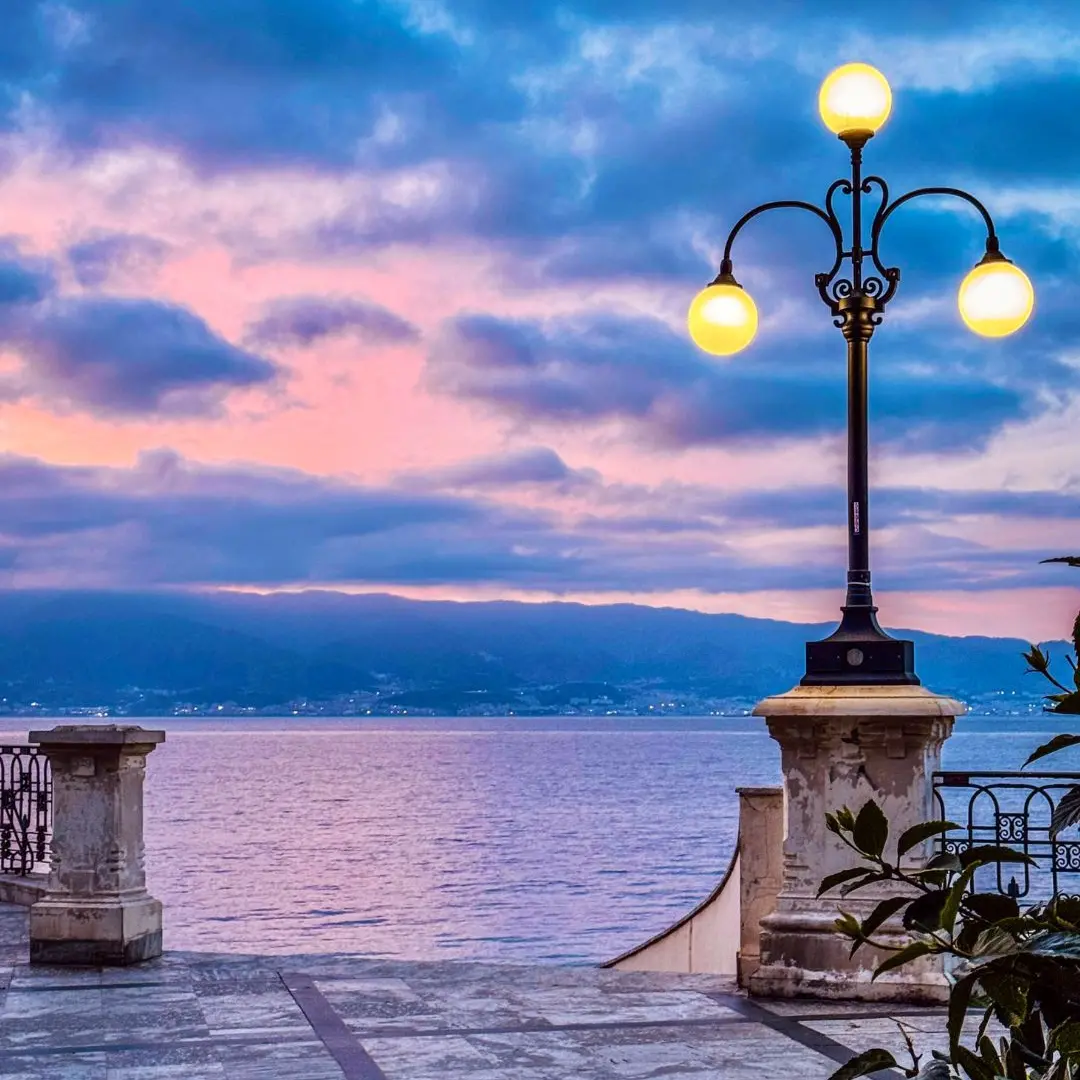 Luce sullo Stretto\n