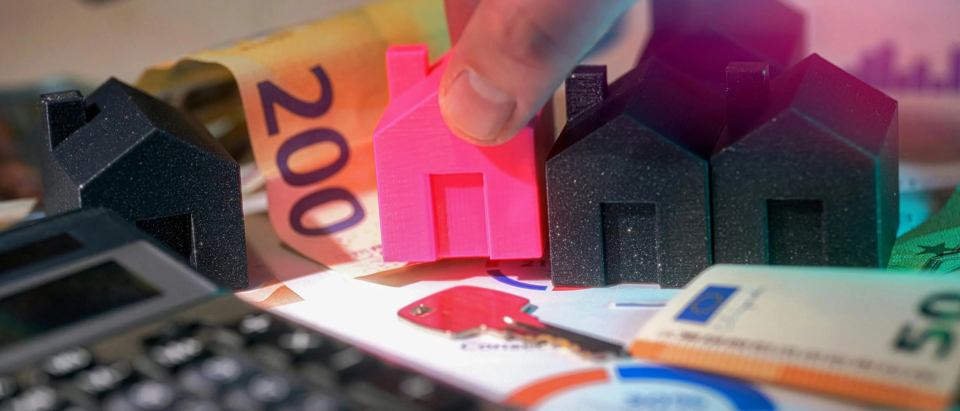 Calabria, 60mila famiglie a rischio sfratto: il disagio abitativo cresce tra giovani, immigrati e pensionati\n