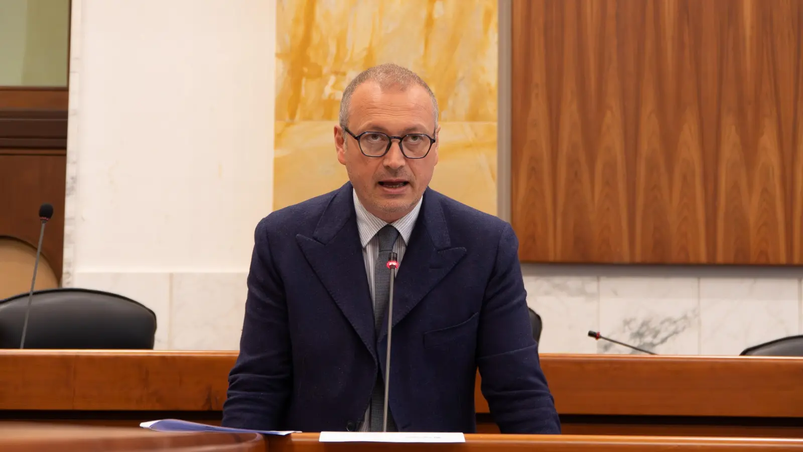 Addio all’avvocato Mario De Tommasi, Versace:\u00A0«Professionista e giurista\u00A0attivo al fianco dell’Amministrazione comunale»\u00A0\n