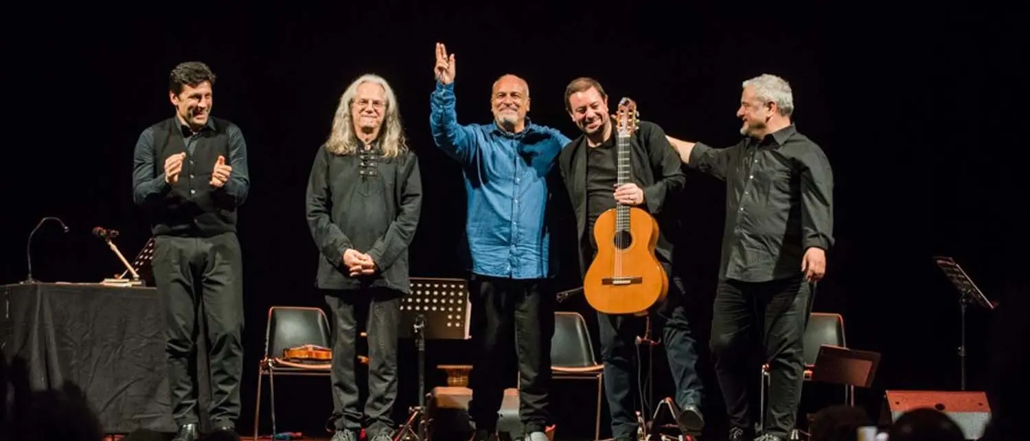 L’arte immortale di Carosone sbarca al Politeama con Enzo De Caro: il 23 gennaio c’è “Renatissimo”\n