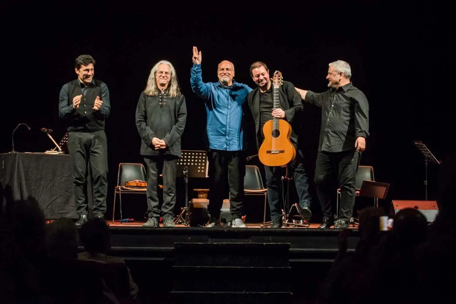 L’arte immortale di Carosone sbarca al Politeama con Enzo De Caro: il 23 gennaio c’è “Renatissimo”\n