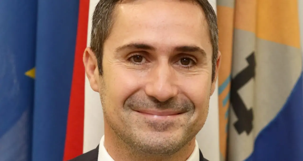 A rischio la commessa Acapo di Crotone,\u00A0Alecci (Pd) chiede più impegno: «Salvare lavoro e competenze»\n