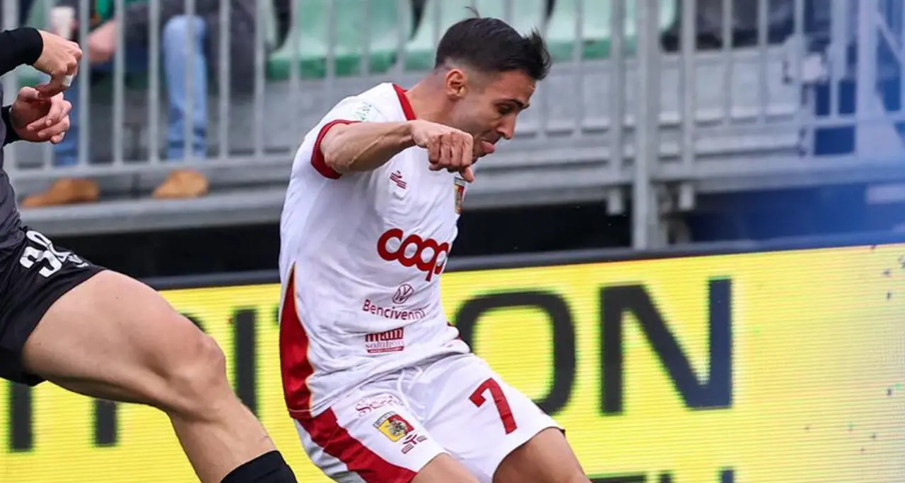 Serie B, primo tempo spumeggiante tra Venezia e Catanzaro.\u00A0Busio risponde a D’Alessandro: 1-1,\u00A0gli aggiornamenti –\u00A0LIVE\n