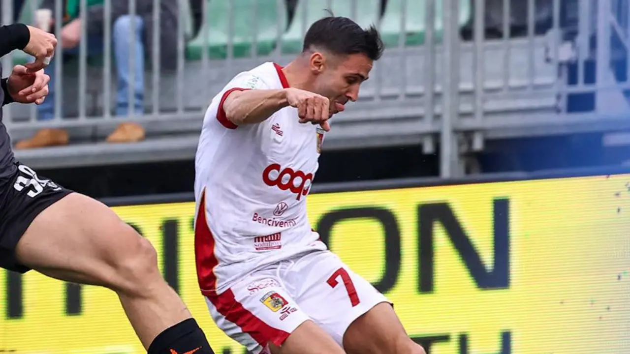 Serie B, primo tempo spumeggiante tra Venezia e Catanzaro.\u00A0Busio risponde a D’Alessandro: 1-1,\u00A0gli aggiornamenti –\u00A0LIVE\n