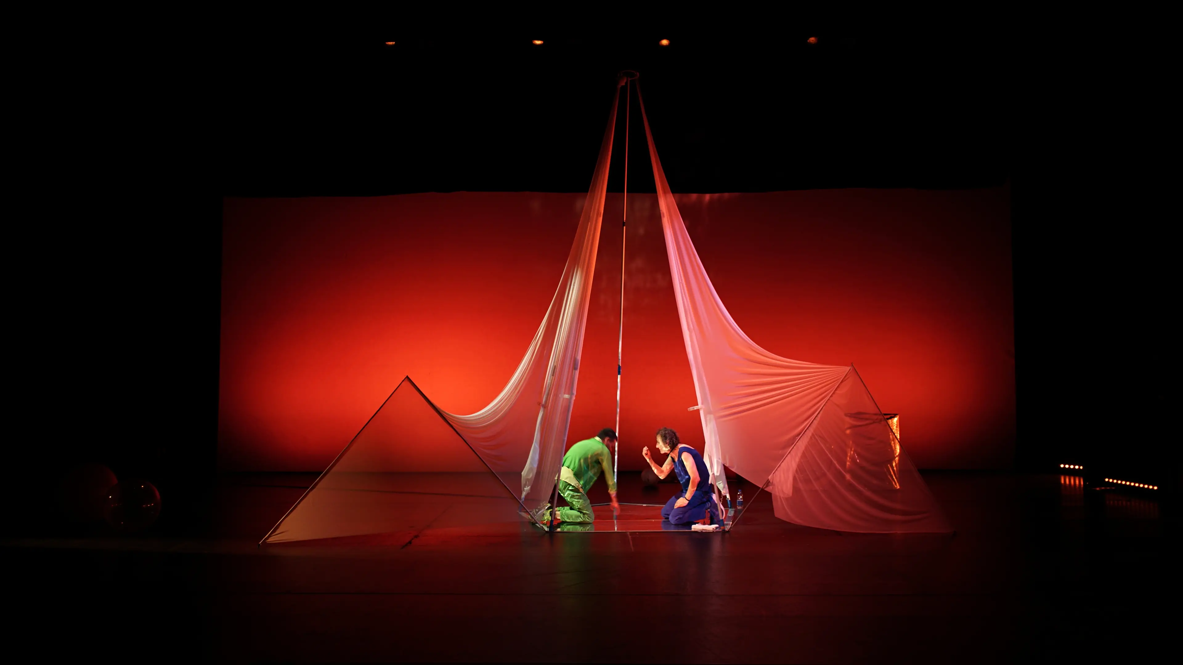 Al Teatro Auditorium Unical arriva lo spettacolo “Metadietro” di Rezza e Mastrella, il duo Leone d’oro alla carriera\n