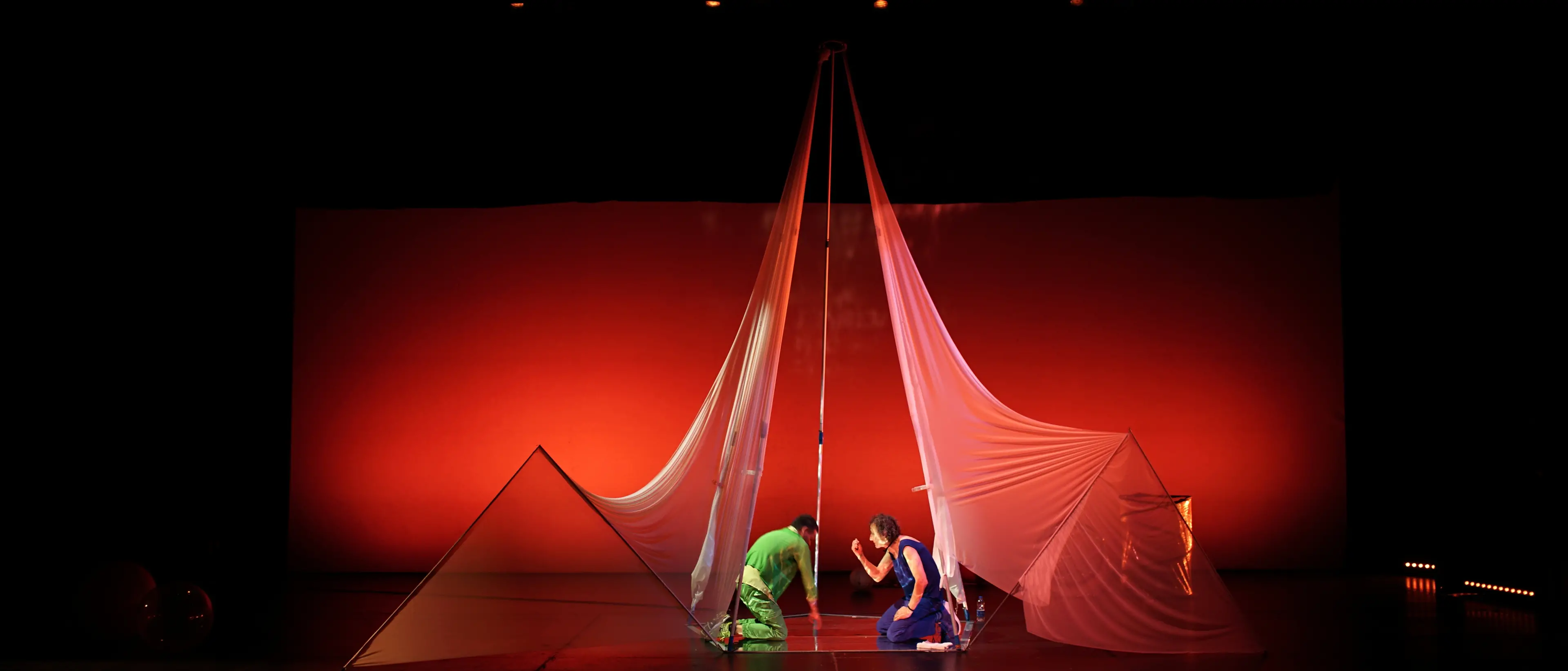 Al Teatro Auditorium Unical arriva lo spettacolo “Metadietro” di Rezza e Mastrella, il duo Leone d’oro alla carriera\n