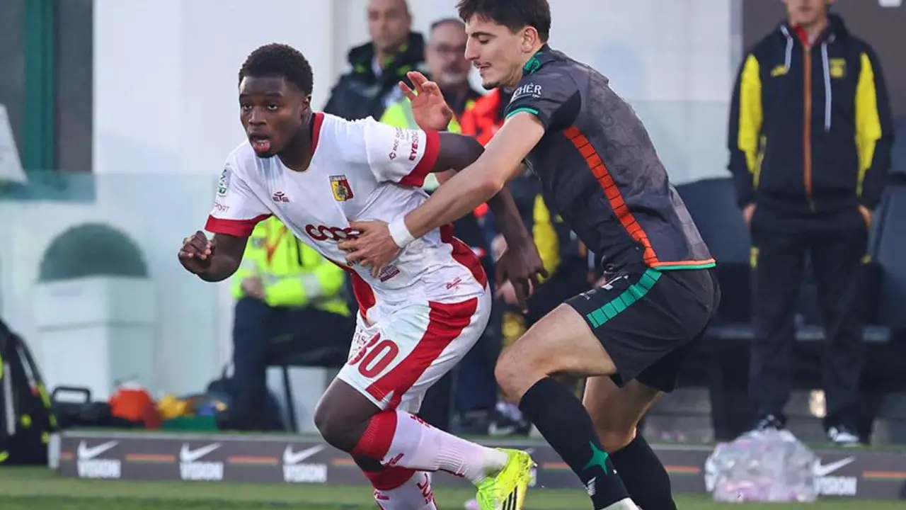 Il Catanzaro non passa in laguna,\u00A0contro il Venezia va\u00A0in vantaggio ma poi resta in 10 e cade allo stadio Penzo: finale 3-1\n