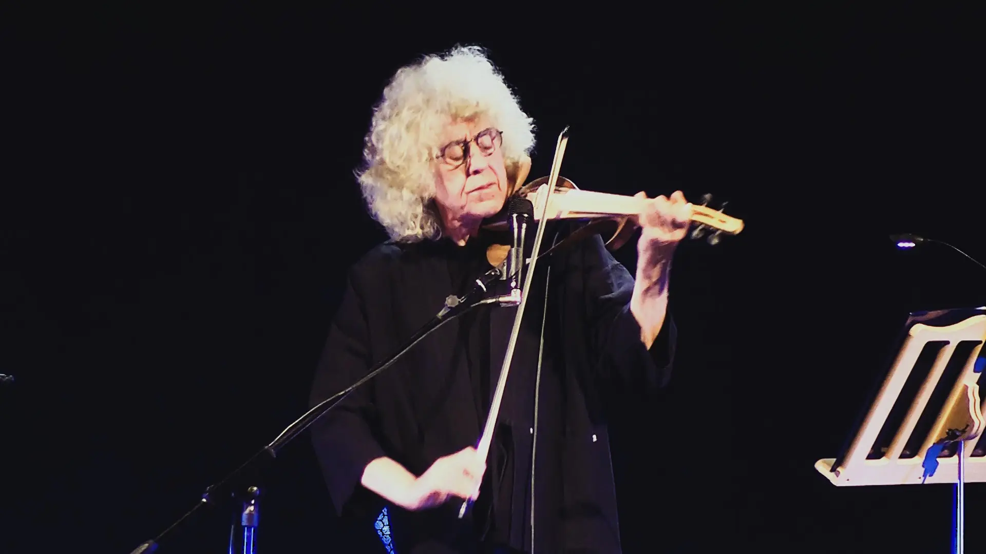 Reggio accoglie Angelo Branduardi ed il suo \"Cantico\" in un Cilea tutto esaurito\n