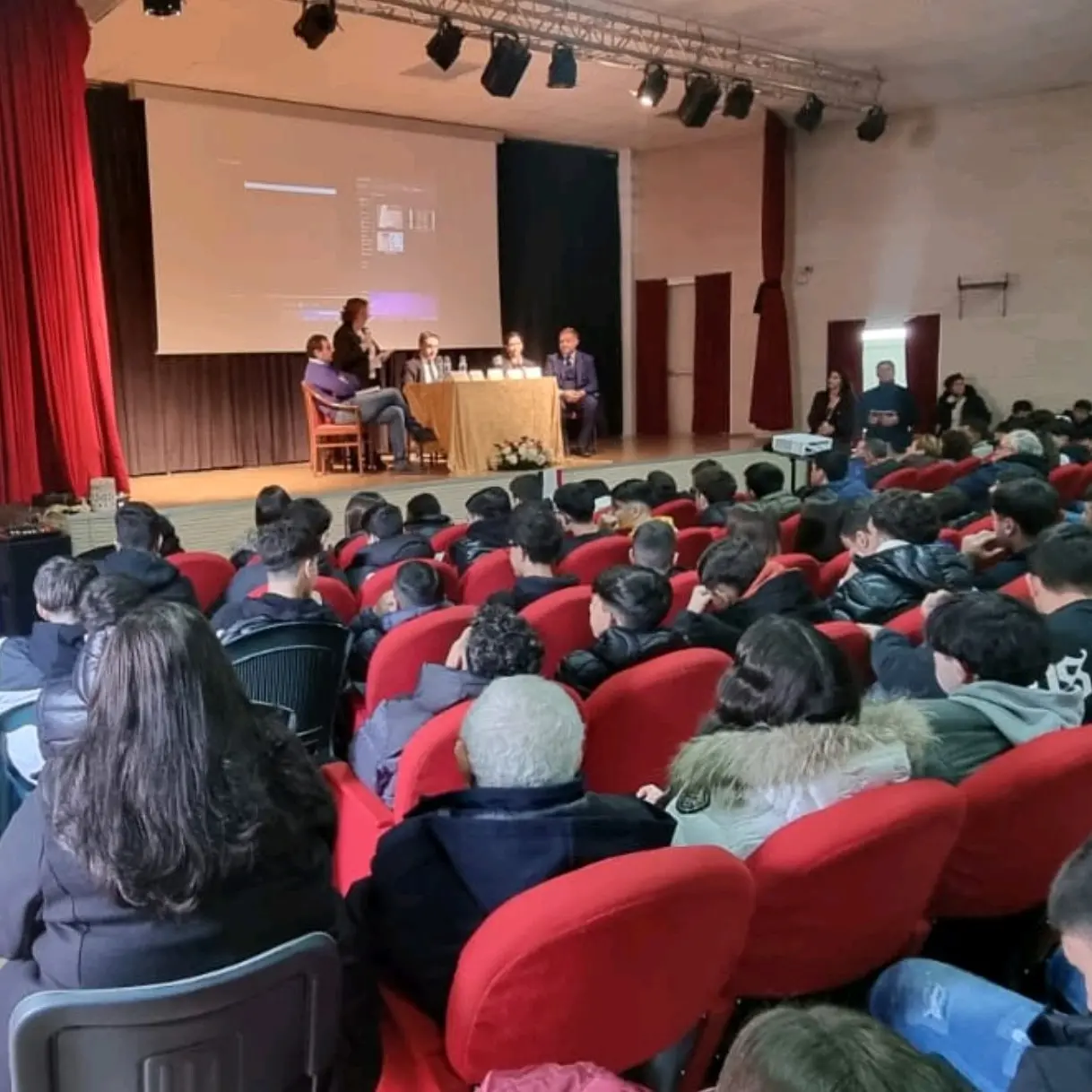 Gioiosa Jonica, studenti “a lezione di Costituzione Italiana” con il senatore Nicola Irto\n