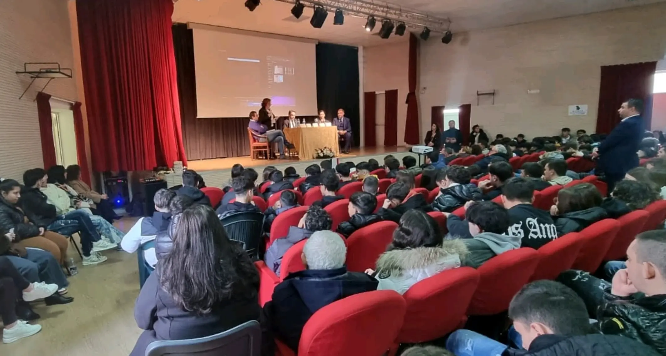 Gioiosa Jonica, studenti “a lezione di Costituzione Italiana” con il senatore Nicola Irto\n
