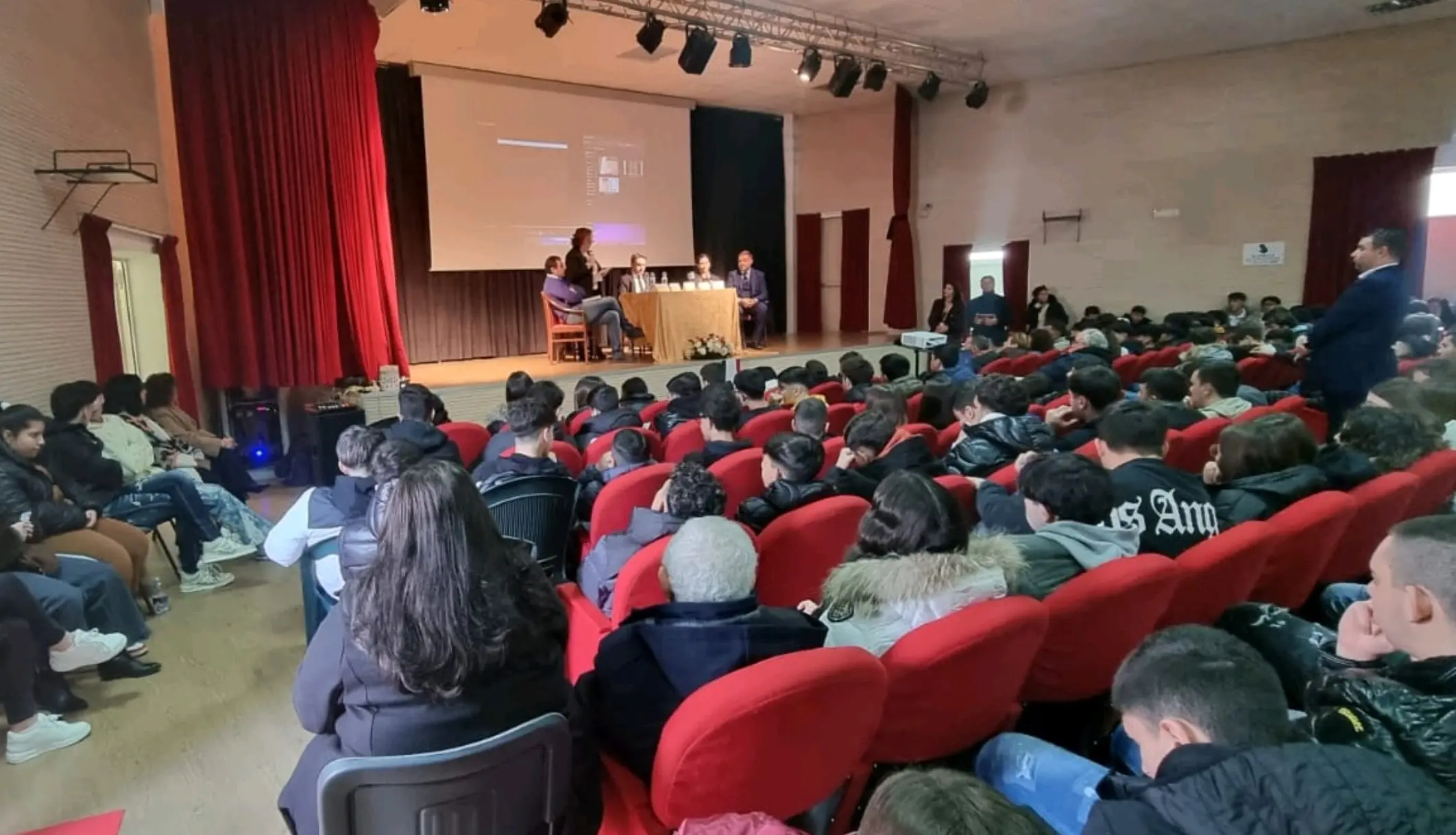 Gioiosa Jonica, studenti “a lezione di Costituzione Italiana” con il senatore Nicola Irto\n