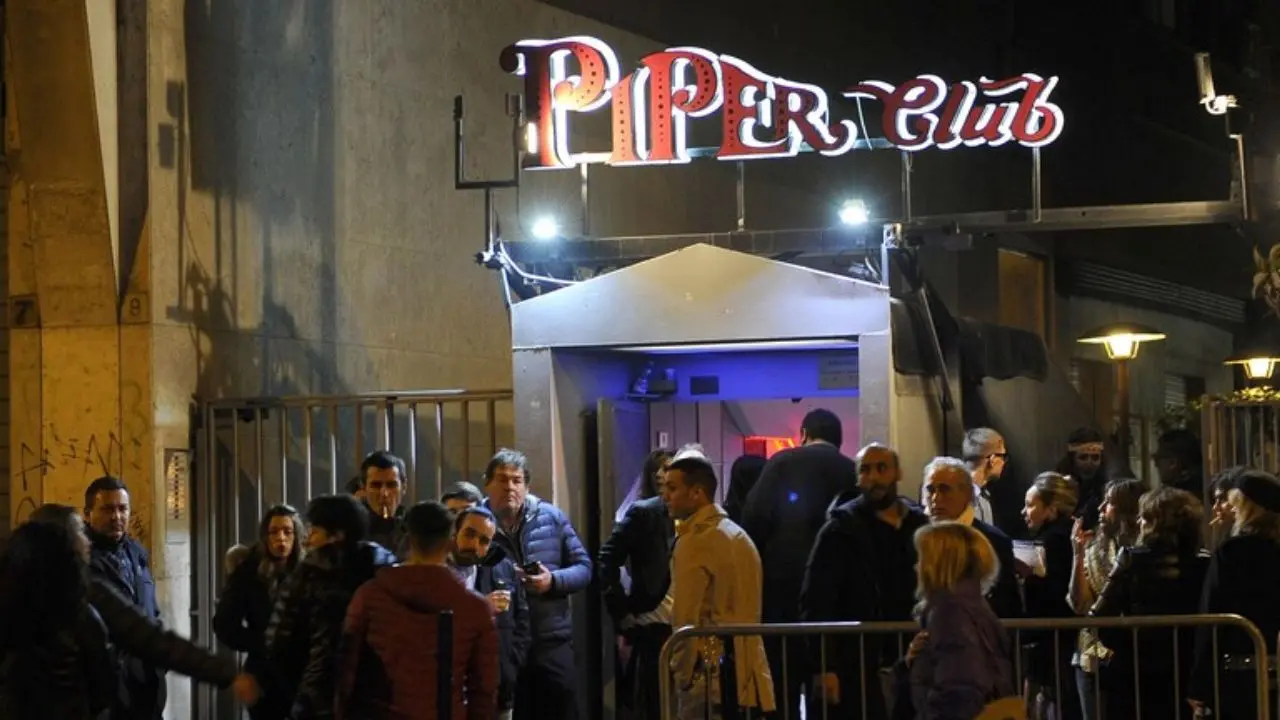 Sigilli al “Piper”\u00A0di Roma, dopo la strage di Crans-Montana: riscontrate anomalie all'impianto e rischi per l'evacuazione\n