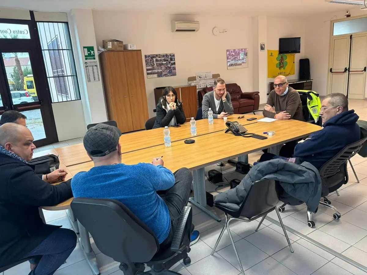 Melito, corsa contro il maltempo: ordinanza del sindaco per proteggere lidi e arenili\n