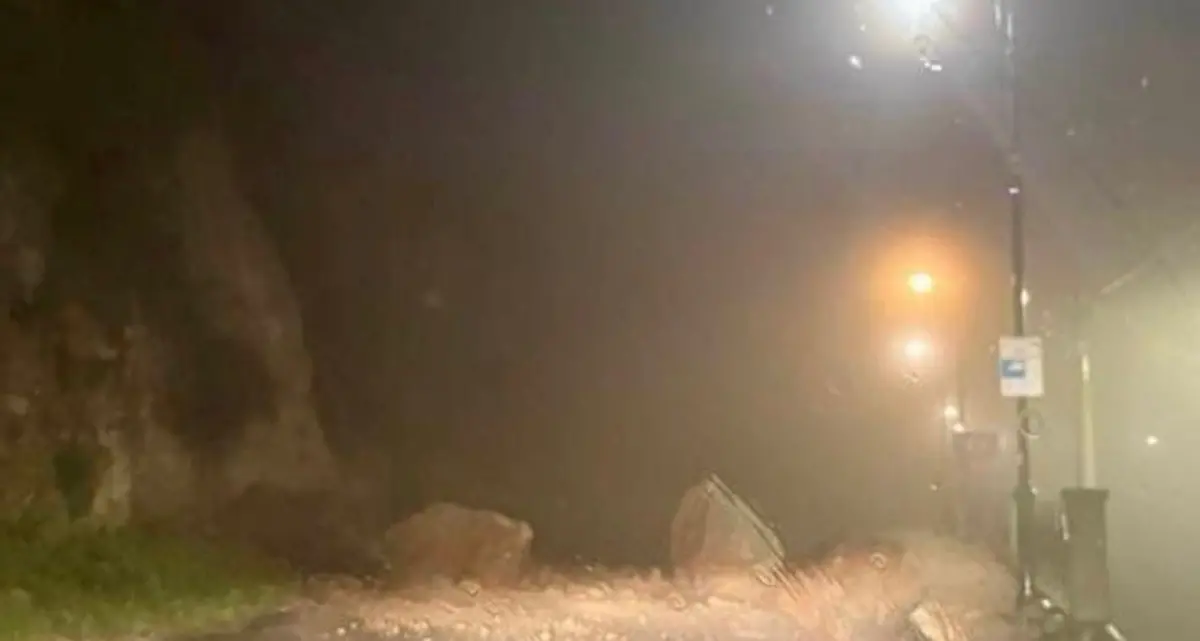 Riace, frana sulla provinciale: strada interrotta\n