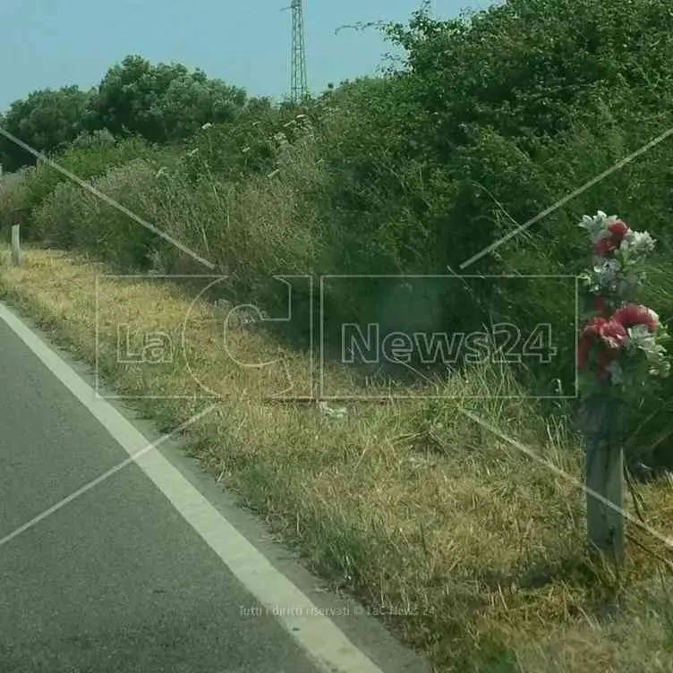 Basta Vittime sulla Strada Statale 106, un libro darà voce al dolore alle famiglie delle tante vittime\u00A0\n
