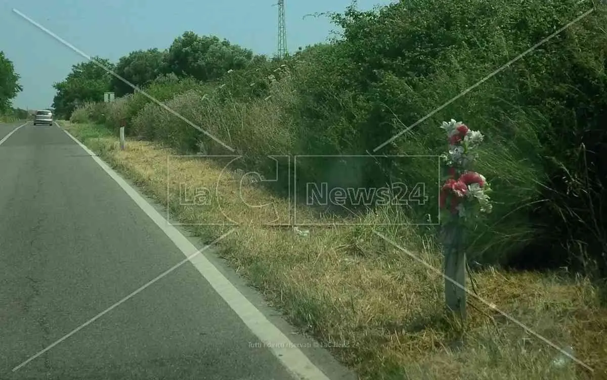 Basta Vittime sulla Strada Statale 106, un libro darà voce al dolore alle famiglie delle tante vittime\u00A0\n
