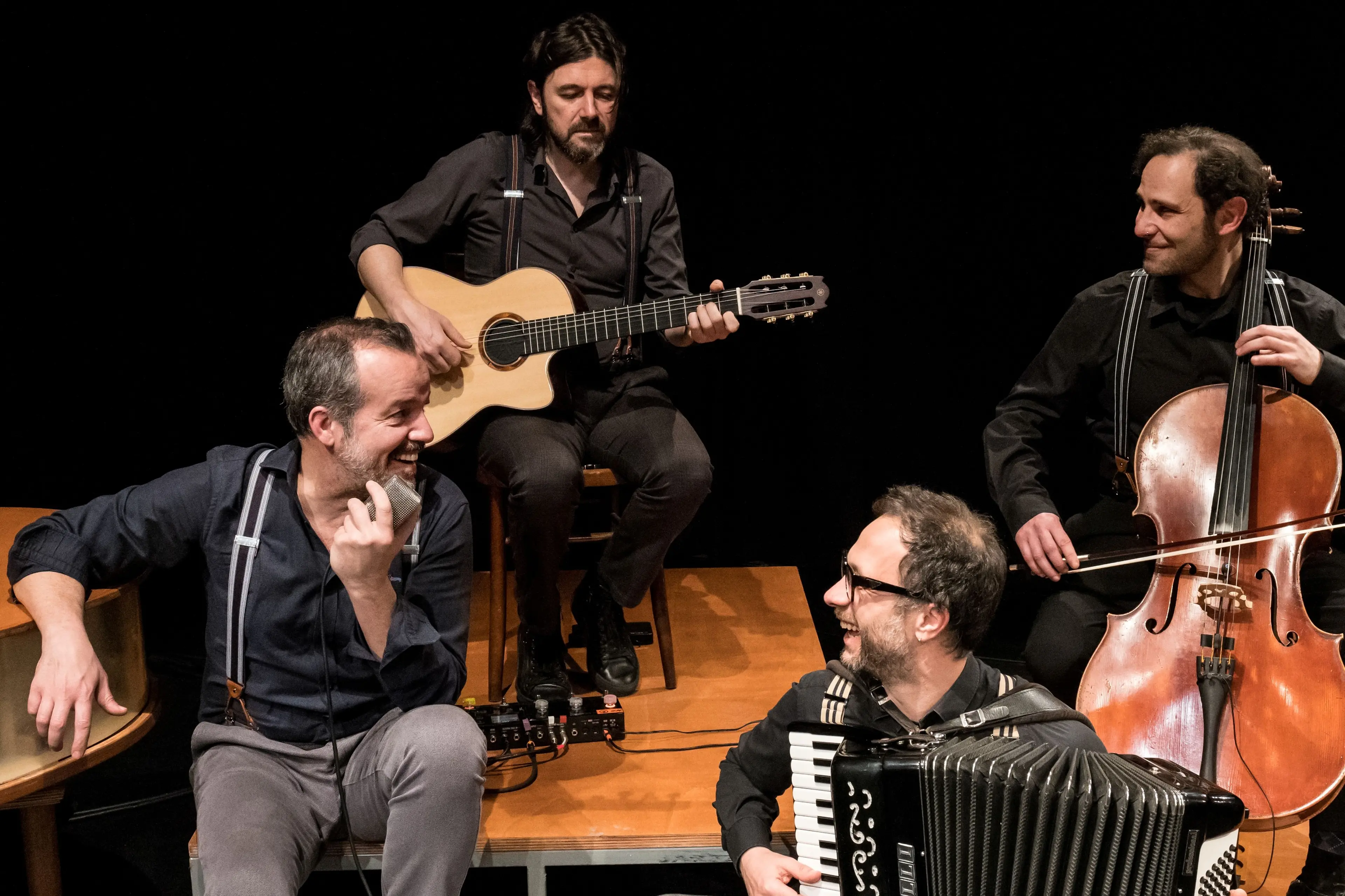 Mario Perrotta racconta Domenico Modugno e il sogno della felicità: “Nel blu” arriva a Polistena e Filadelfia\n