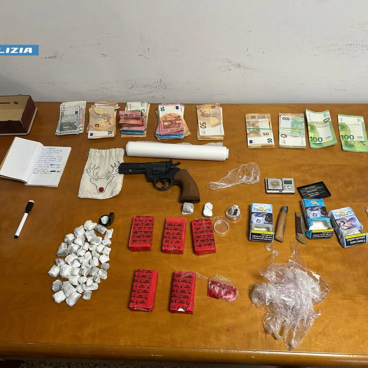 Cosenza, intensificati i controlli: tre arresti e sequestri di droga in tutta la provincia\n