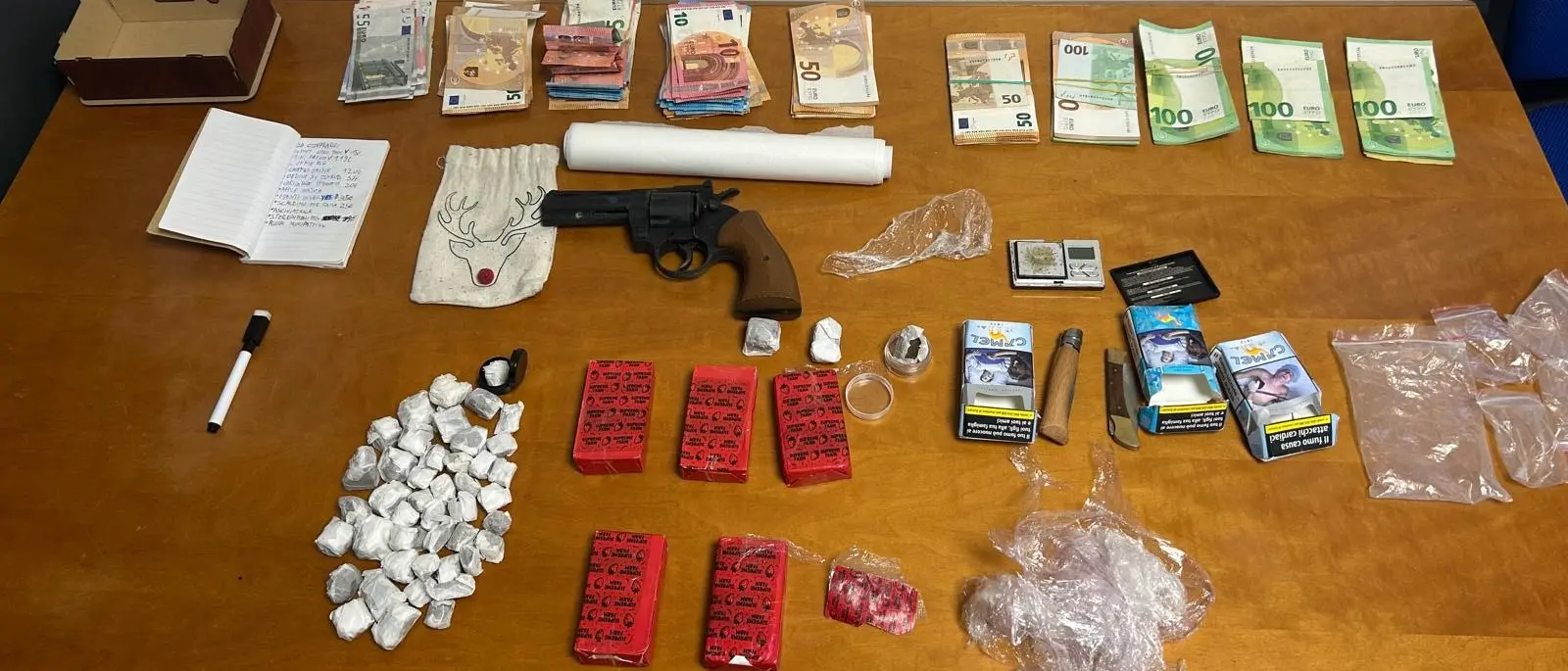 Cosenza, intensificati i controlli: tre arresti e sequestri di droga in tutta la provincia\n