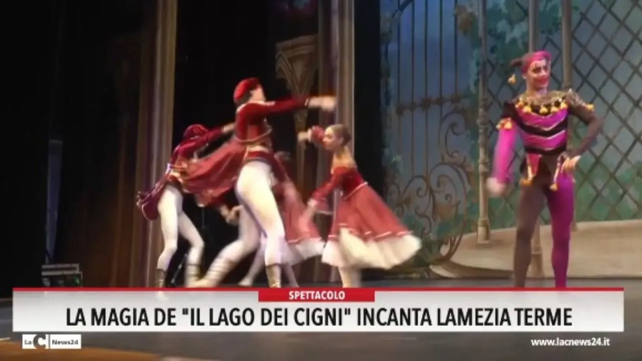 La magia de \"Il lago dei cigni\" incanta Lamezia Terme