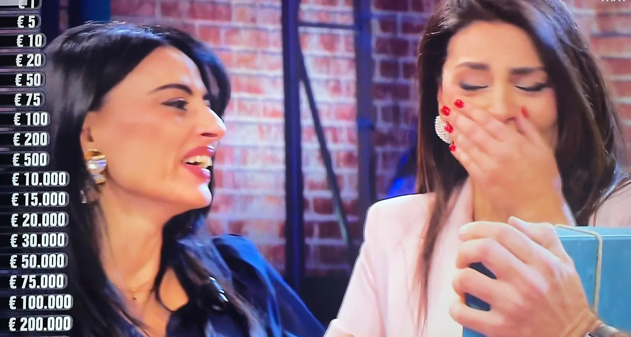 Ilaria da Nocera Terinese stravince ad Affari Tuoi: jackpot nel “Pacco nero”