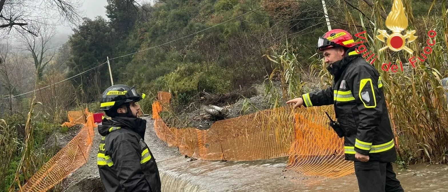 Maltempo record, Calabria sotto la pressione del ciclone Harry: a Catanzaro una frana isola sette famiglie –\u00A0VIDEO\n
