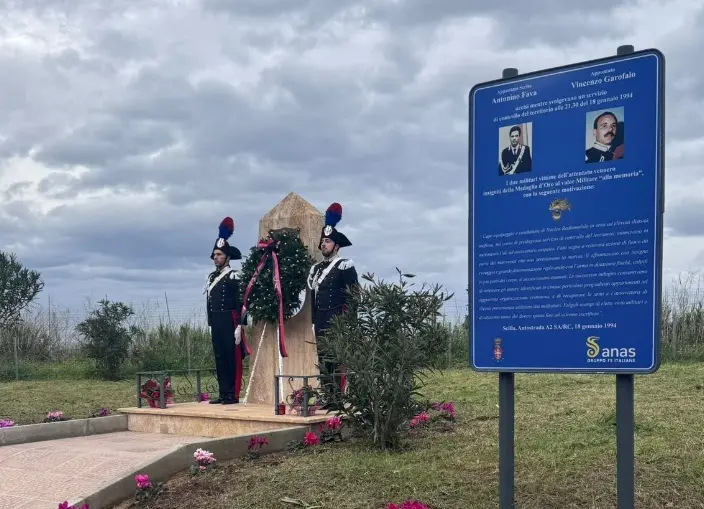 Palmi e Scilla omaggiano Fava e Garofalo, i due carabinieri uccisi in un agguato di ‘Ndrangheta 32 anni fa\n