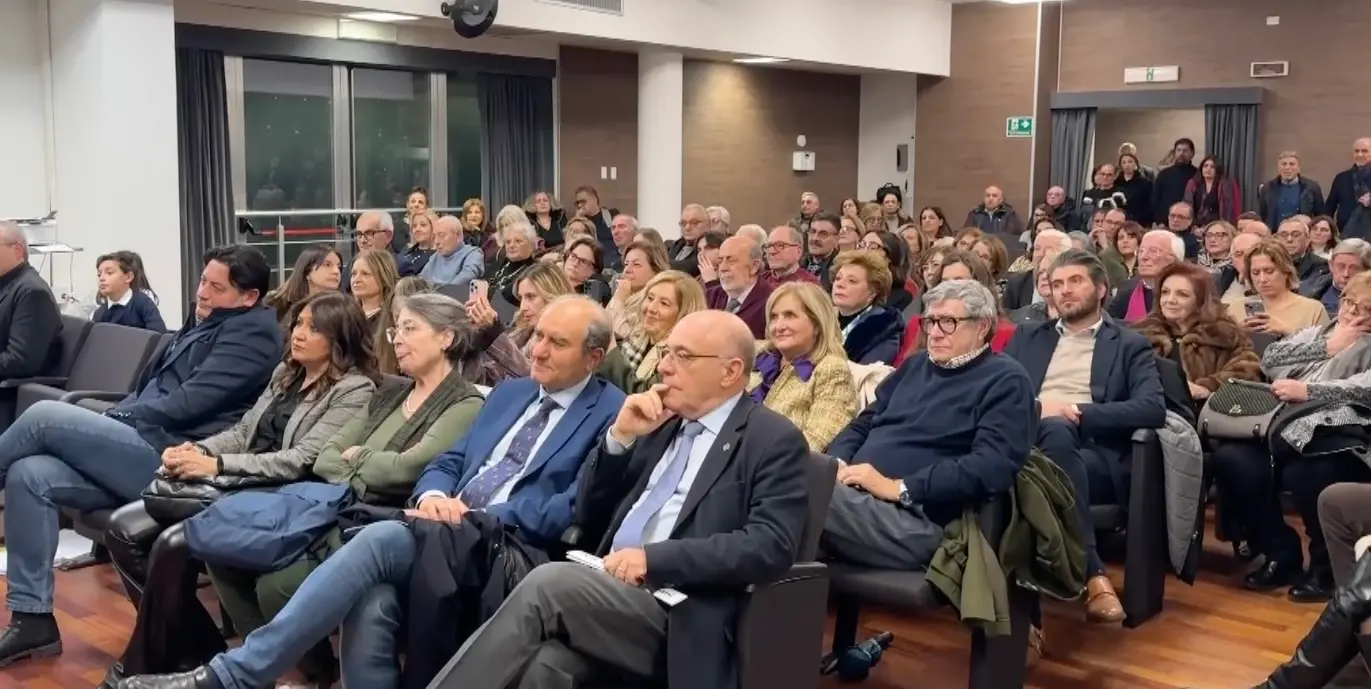 Prevenzione, sicurezza urbana e salute del cuore: a Corigliano Rossano istituzioni e sanitari a confronto con gli studenti\u00A0\n