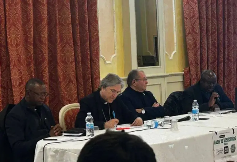Un ponte di solidarietà tra Calabria e Africa: monsignor Savino presenta \"Oasis de Misericorde\"\n